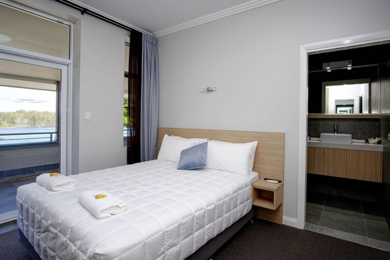 Lakes And Ocean Hotel Forster Esterno foto