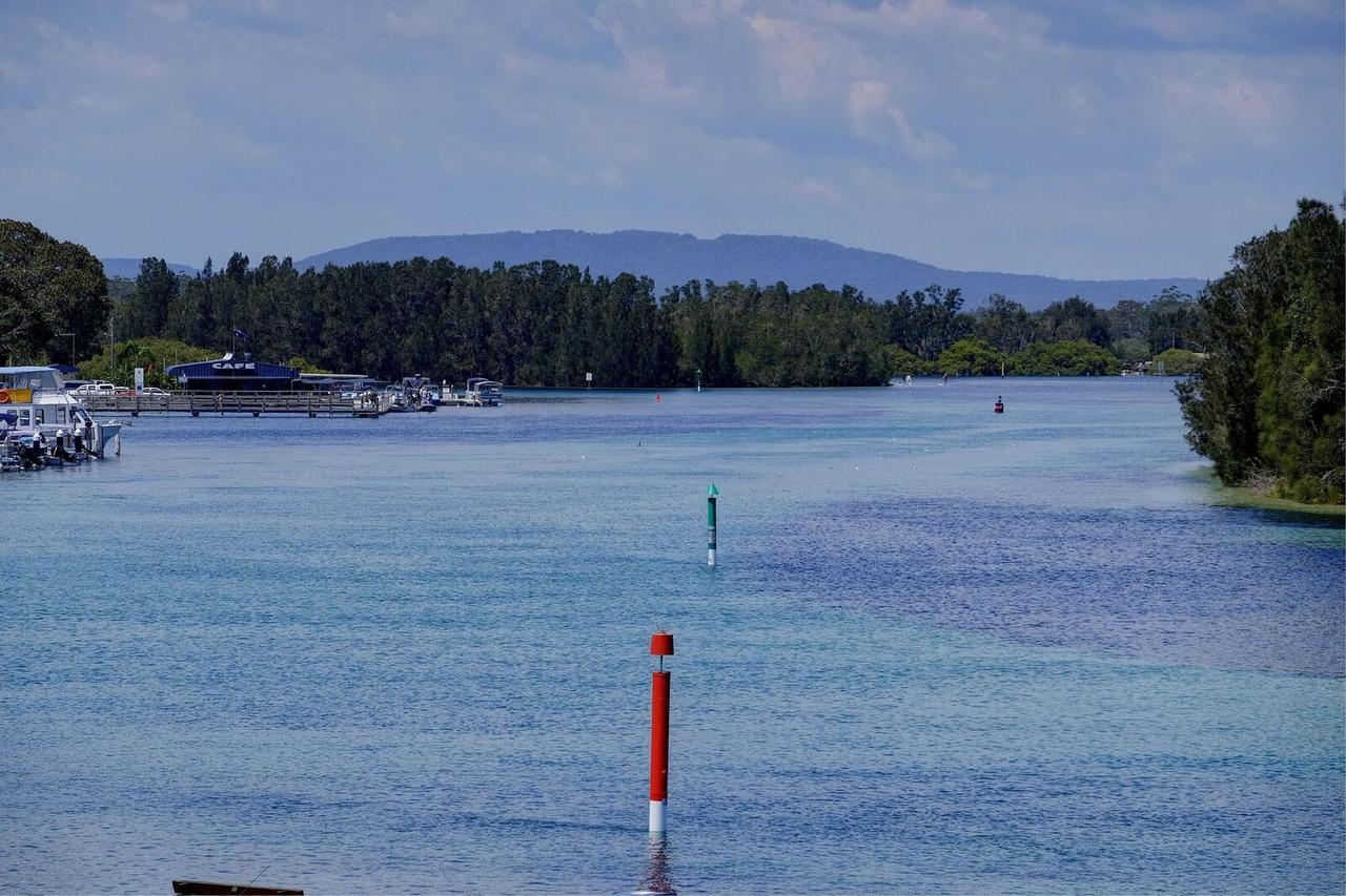 Lakes And Ocean Hotel Forster Esterno foto