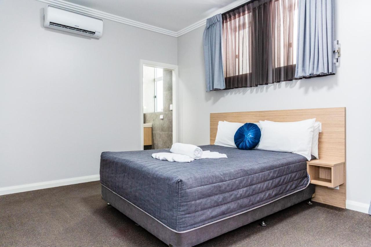 Lakes And Ocean Hotel Forster Esterno foto